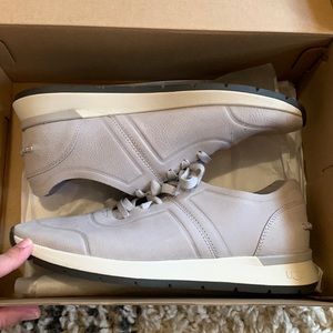 UGG Adaleen Sneakers women 9.5 light grey